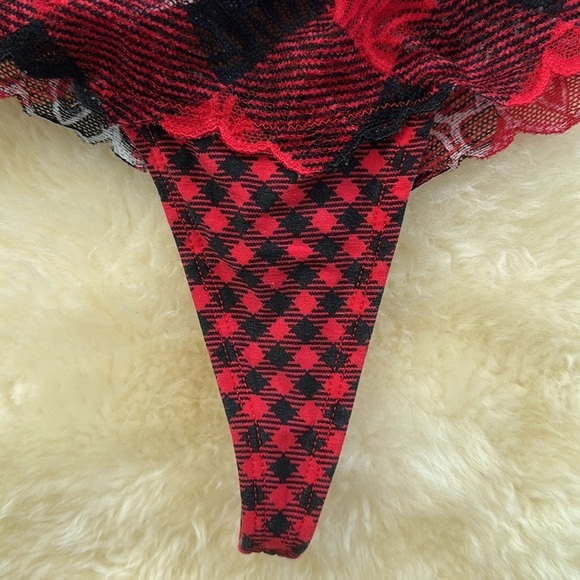 Pink Victoria’s Secret panties - Picture 3 of 11